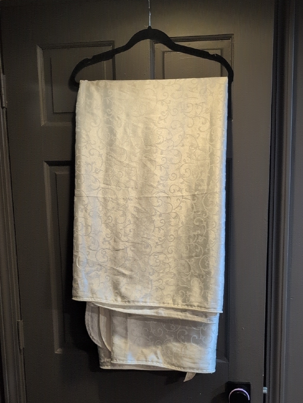 Lenox Cream Scroll Jacquard Tablecloth